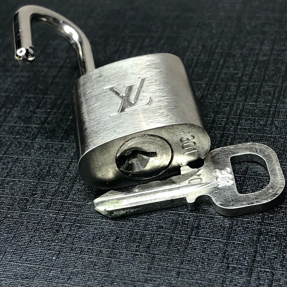 LOUIS VUITTON Brushed Palladium Lock and Key Silver Padlock Rare #301